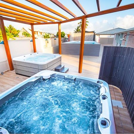 Evasion En Plein Coeur De La Ville Studio Jacuzzis Sauna Et Piscine Au Centre De Port Louis Bagian luar foto