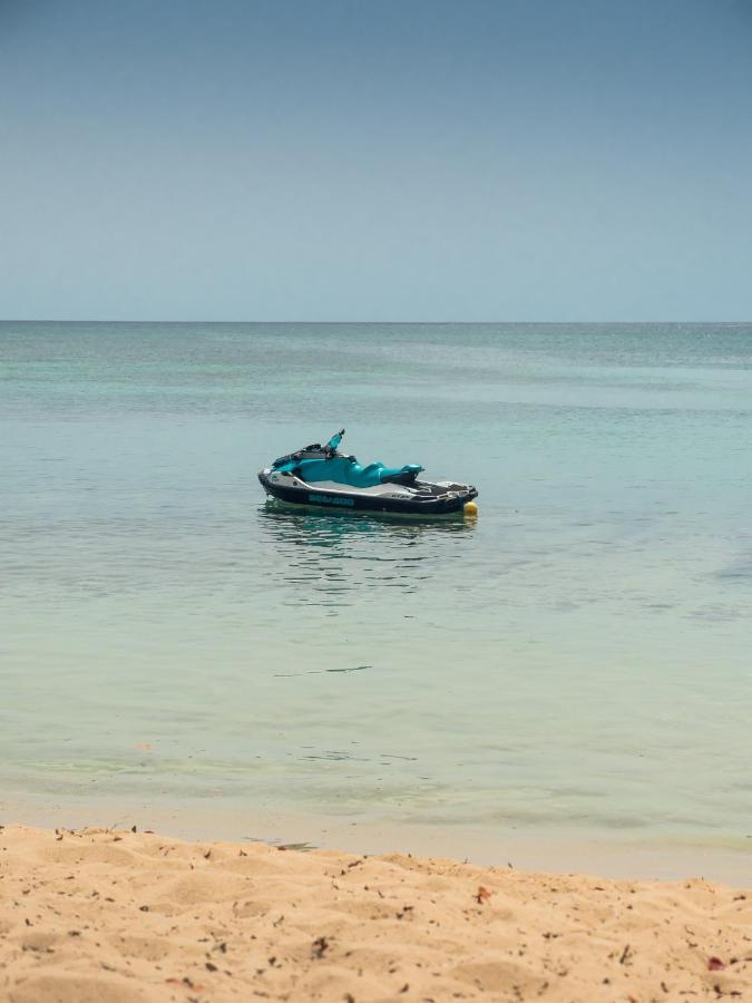 Evasion En Plein Coeur De La Ville Studio Jacuzzis Sauna Et Piscine Au Centre De Port Louis Bagian luar foto